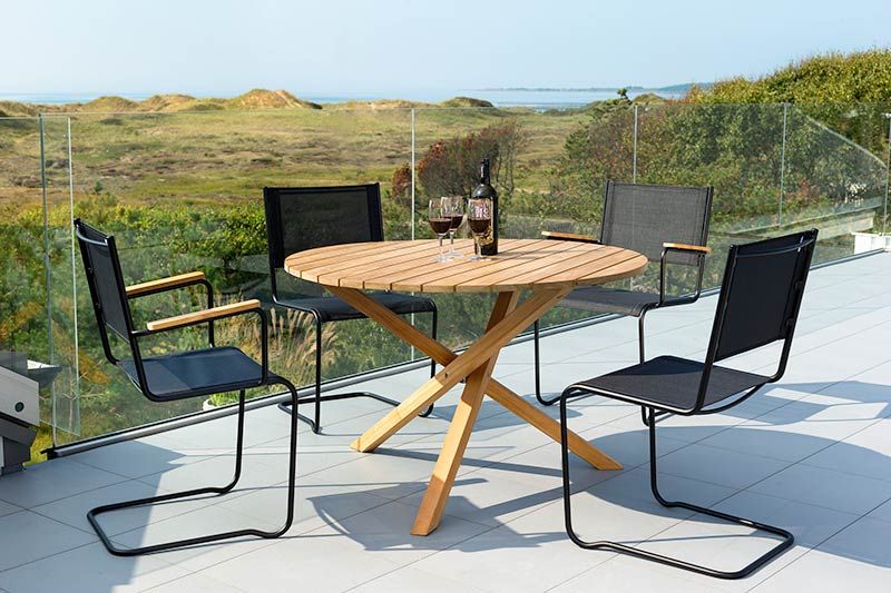 Fåtölj Summer 52 svart/teak InOut Form