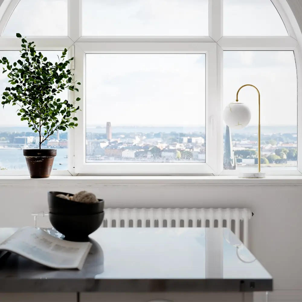 Bellagio bordslampa H60cm mässing/vit