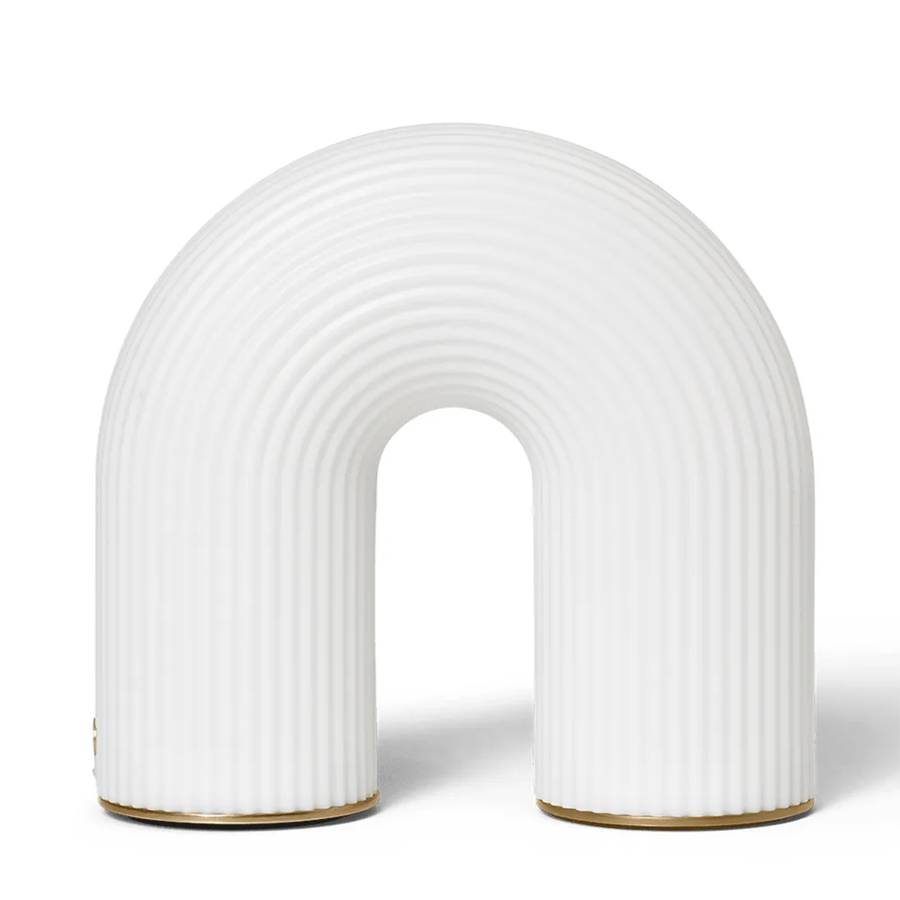 Alternativ bild 0 för Vuelta Portable Bordslampa Vit - ferm LIVING