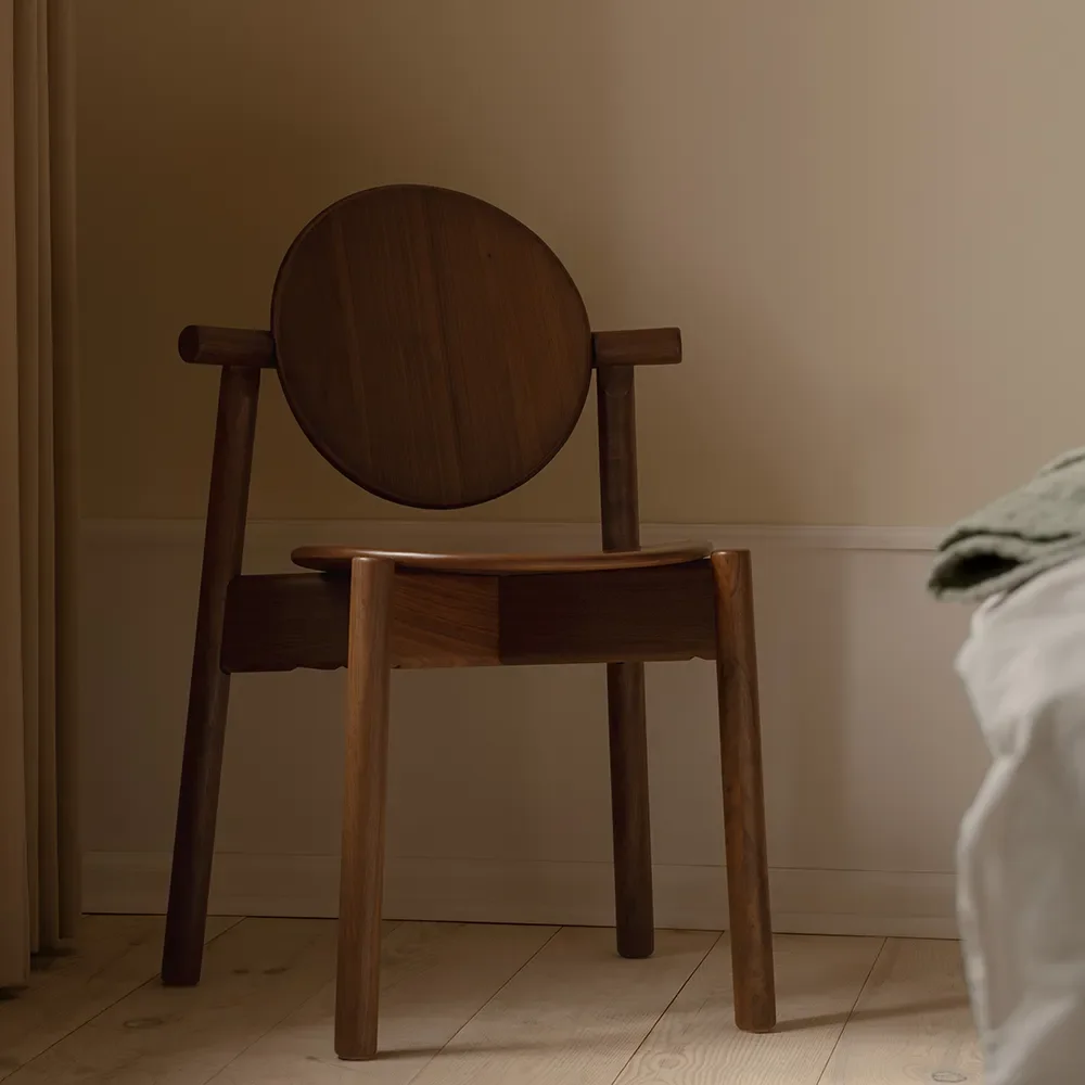 Matstol i Valnöt Heiko