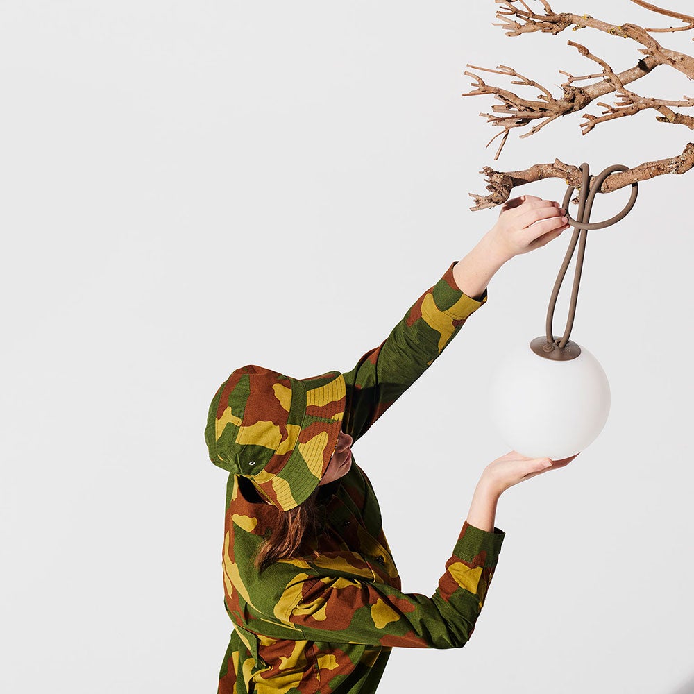 Bolleke lampa ljusgrå 