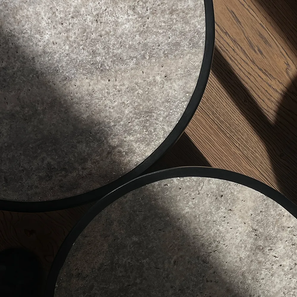 Trumpet Soffbord högt- Silver Travertine