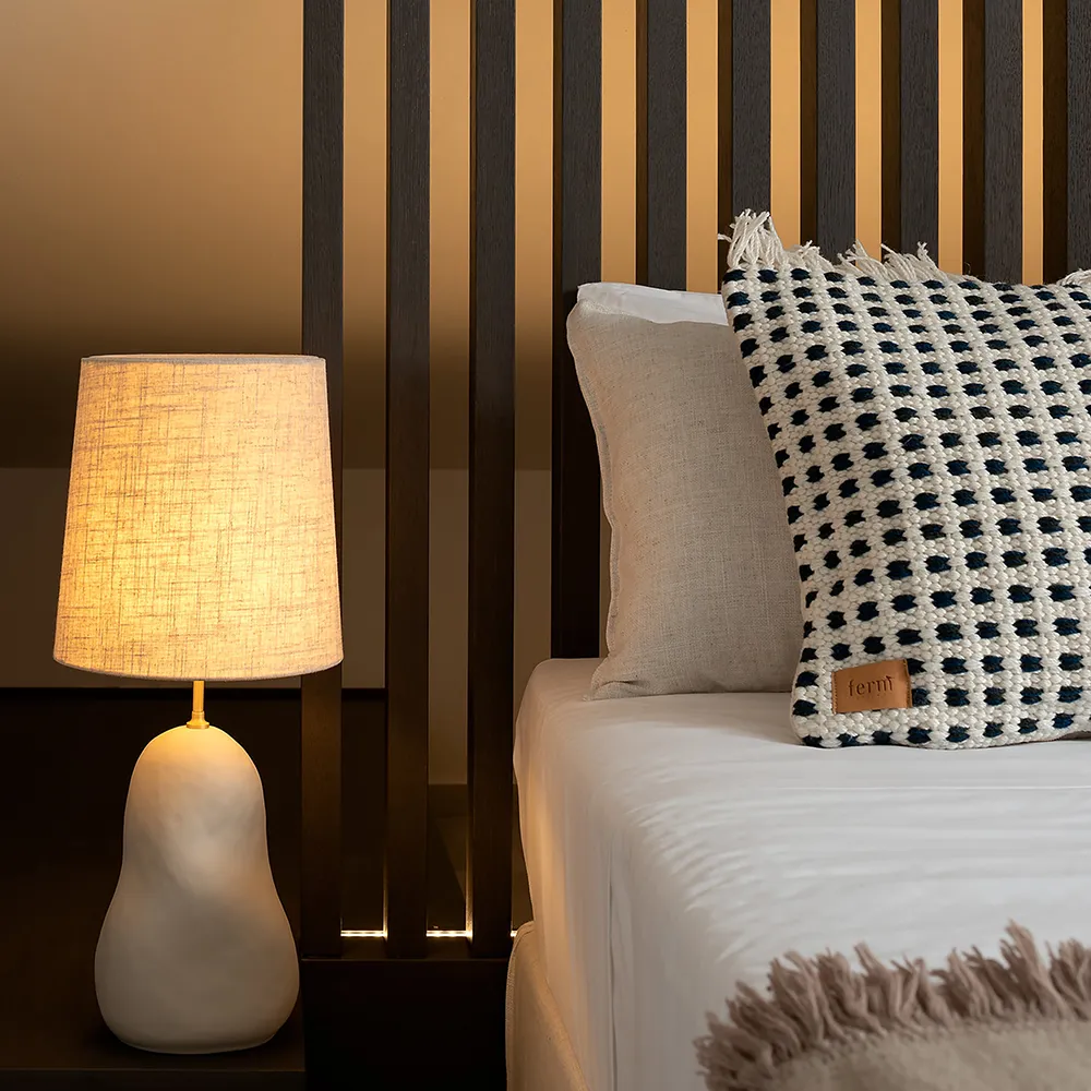 Way Cushion Rect. - Off-White/Blue