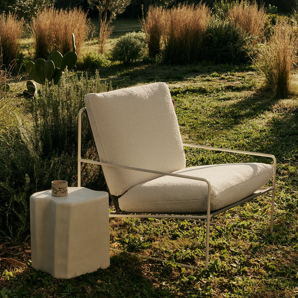 Alternativ bild 1 för Ferm Living - Desert 1-seater Pure Bouclé - Lounge stol - Black/Off-white - W79 x D85 x H78 CM