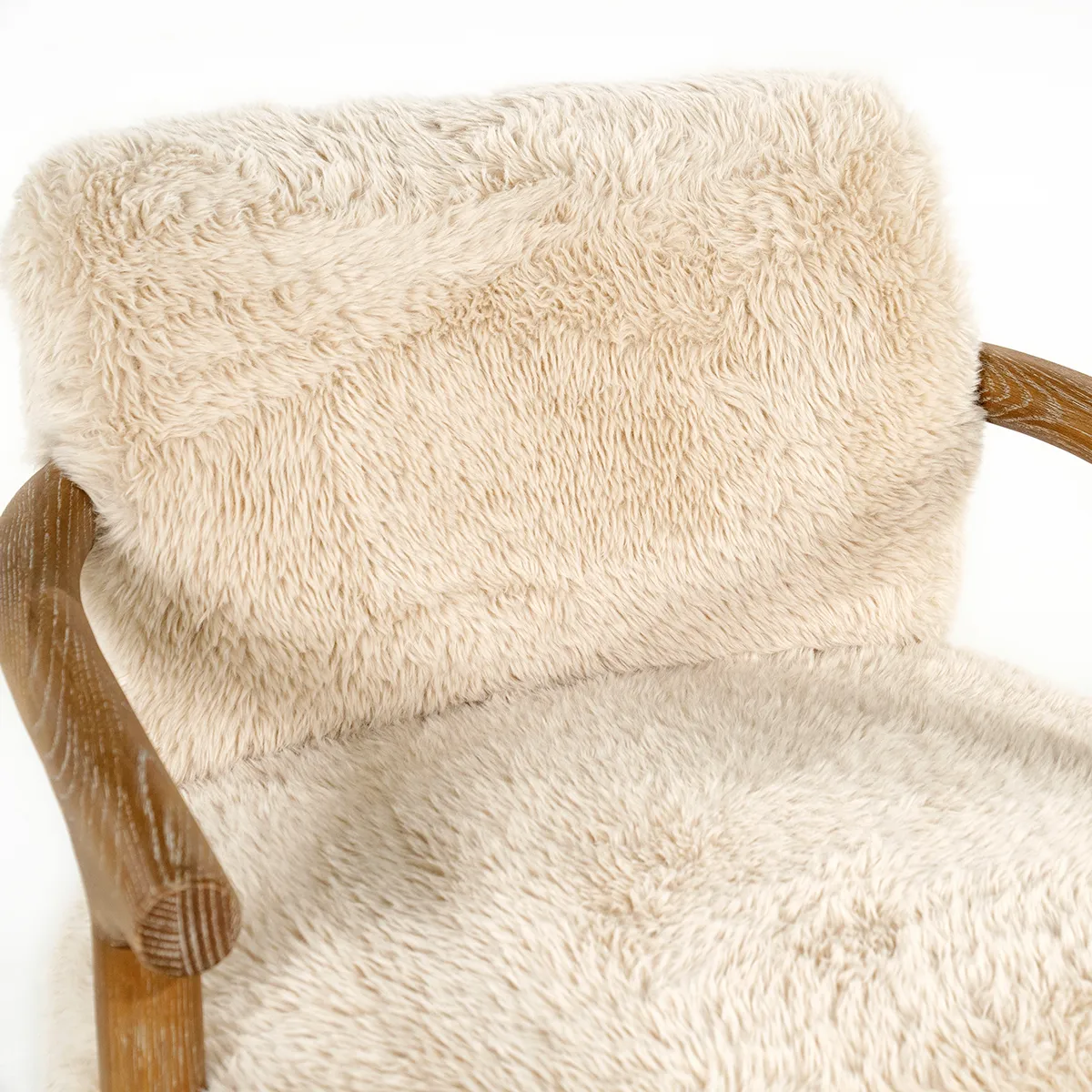 Karmfåtölj i Askträ Glenn Cloud Fur Off White