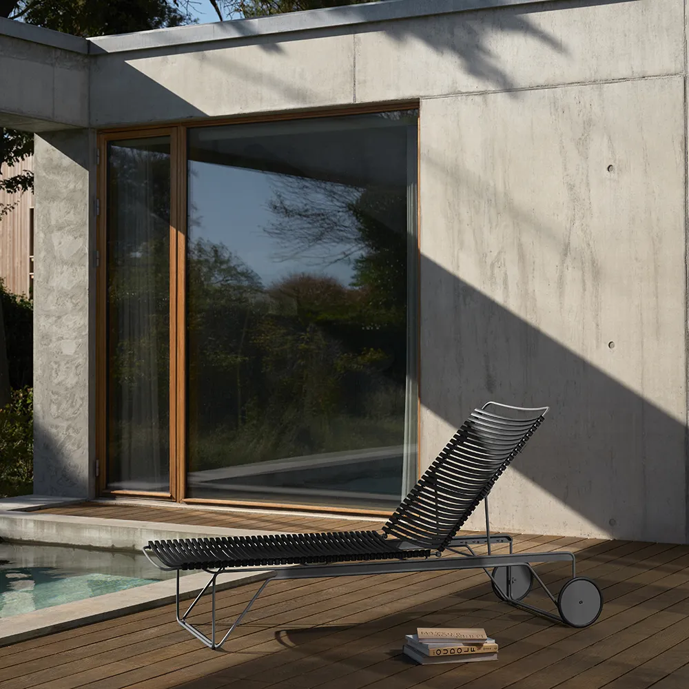 Click Adjustable chaise longue Pigeon blue. Frame: Grey