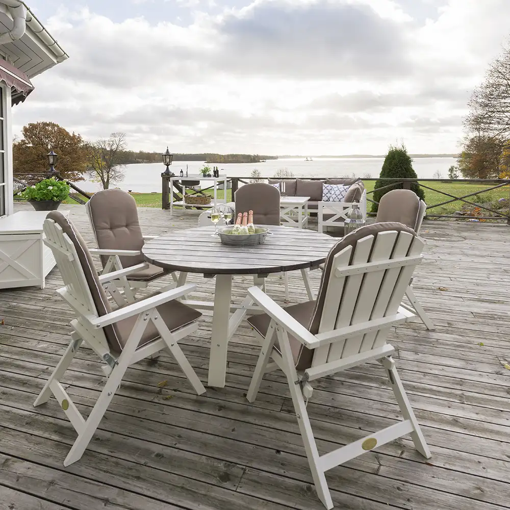 Läckö Positionsfåtölj Vit