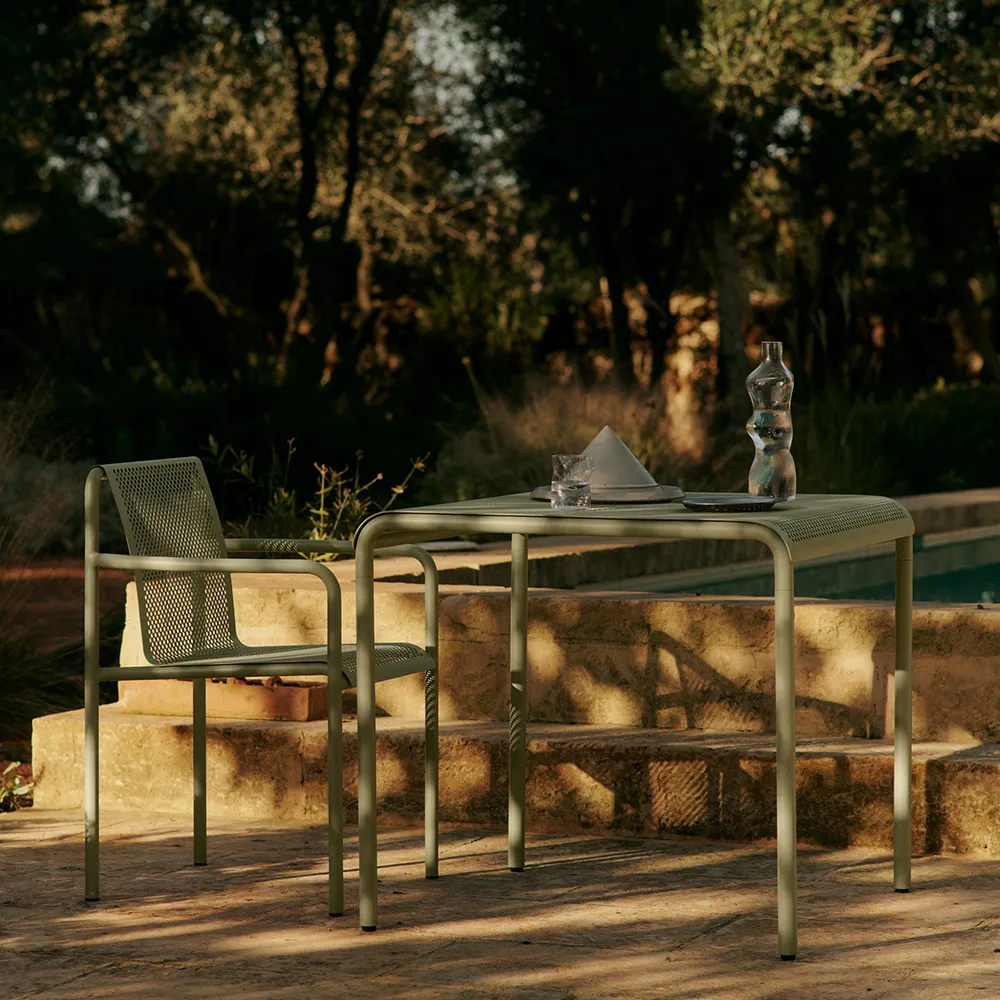 Alternativ bild 1 för Ferm Living - Dapple Dining Table - Trädgårdsbord - 80 x 80 - Tea Green - W80 x D80 x H74 CM