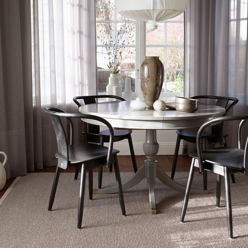 Svea matta 70x50 cm warm grey / granit metallic 