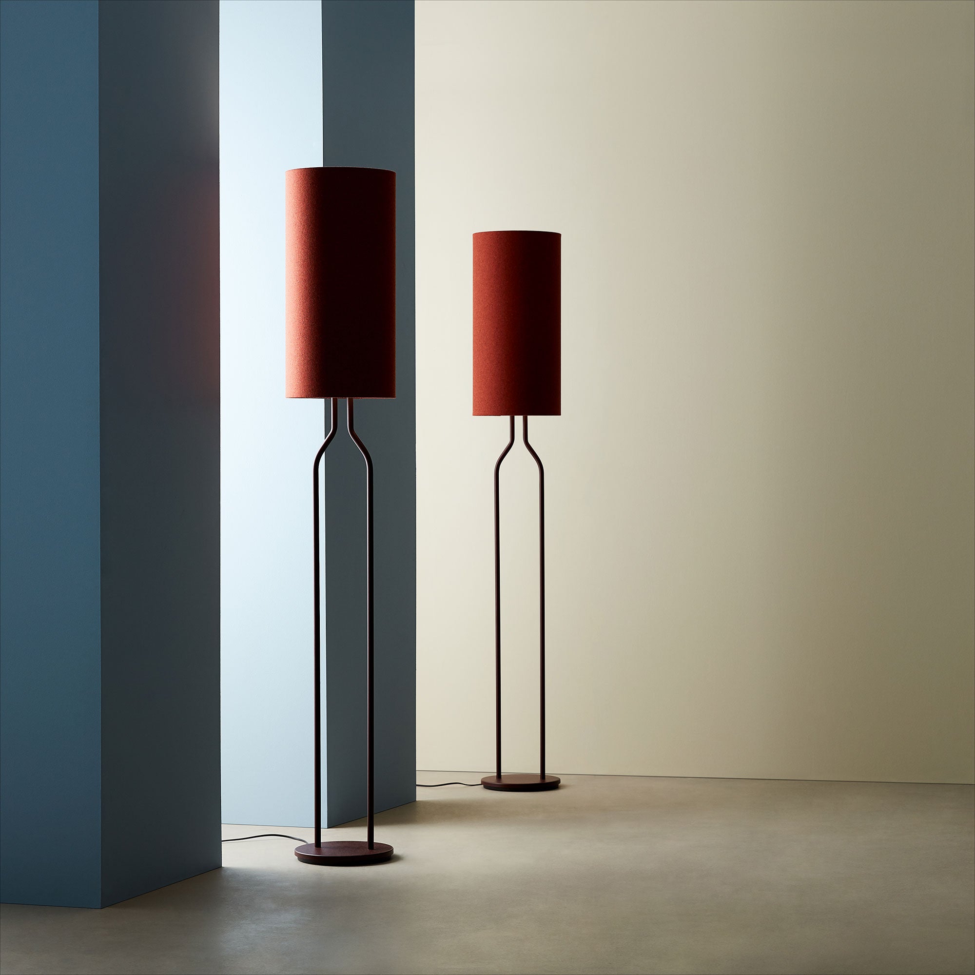 Bottle Golvlampa Svartstruktur Exkl Textilskärm