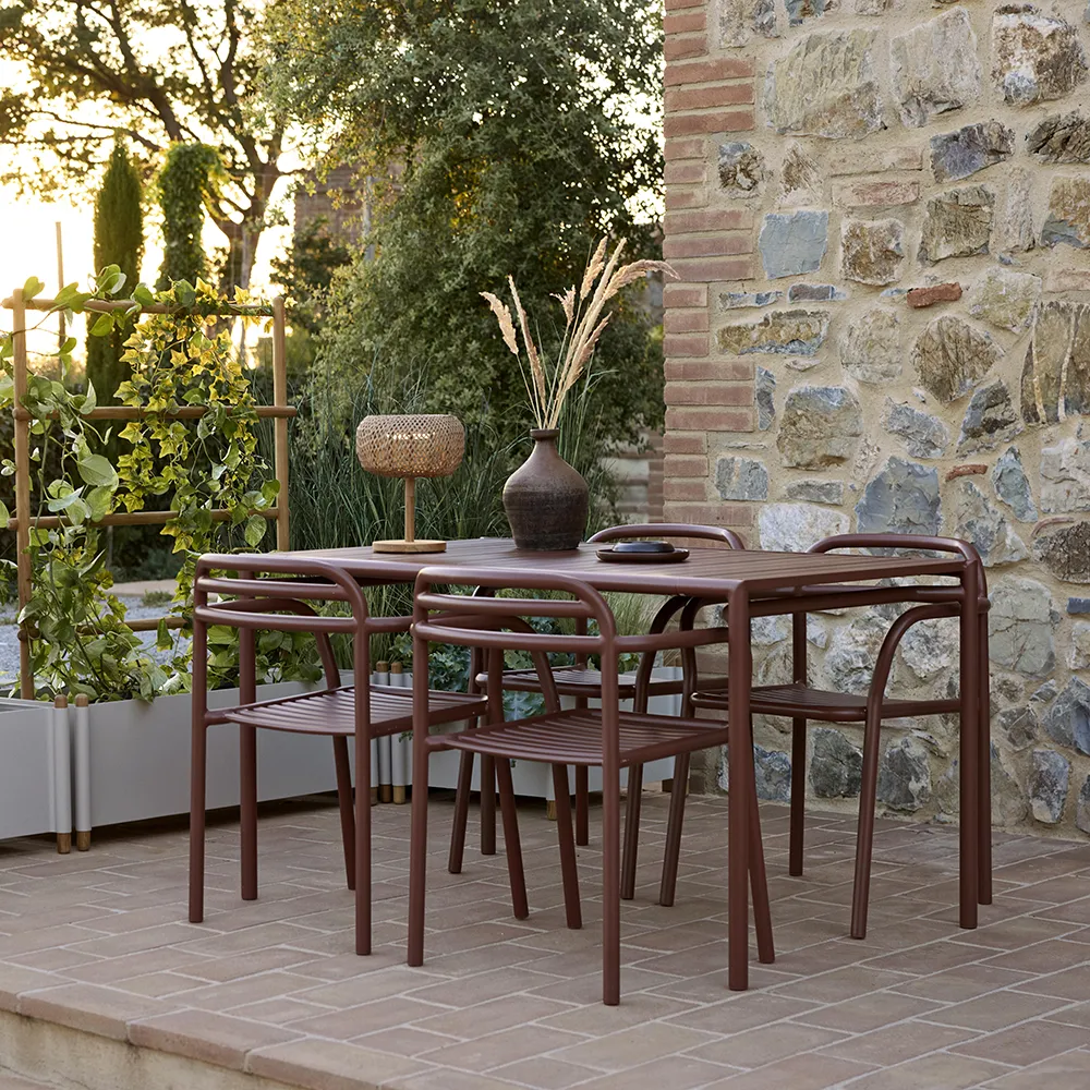 Bliss matbord 133x81 cm Desert red