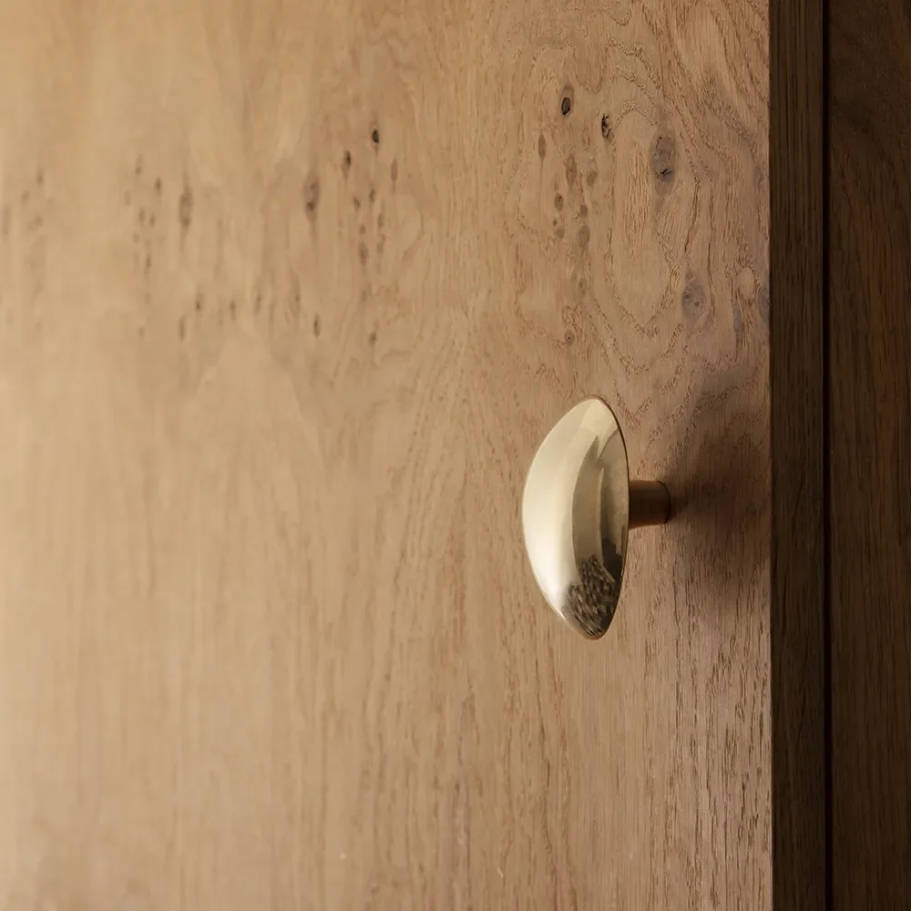 Alternativ bild 1 för Ferm Living - Chanterelle Hook - Krokar - Brass - W6 x H7 x D4 cm