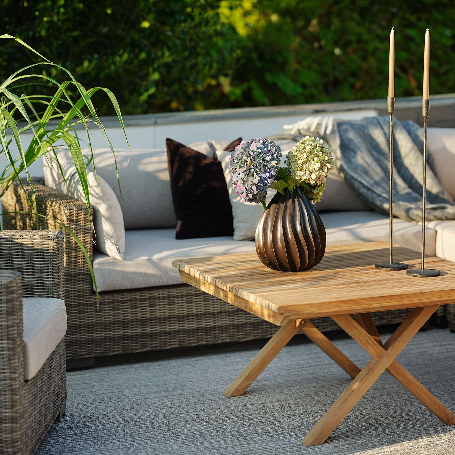 Ninja 3-sits soffa rustik konstrotting inkl vattenavisande dynor 