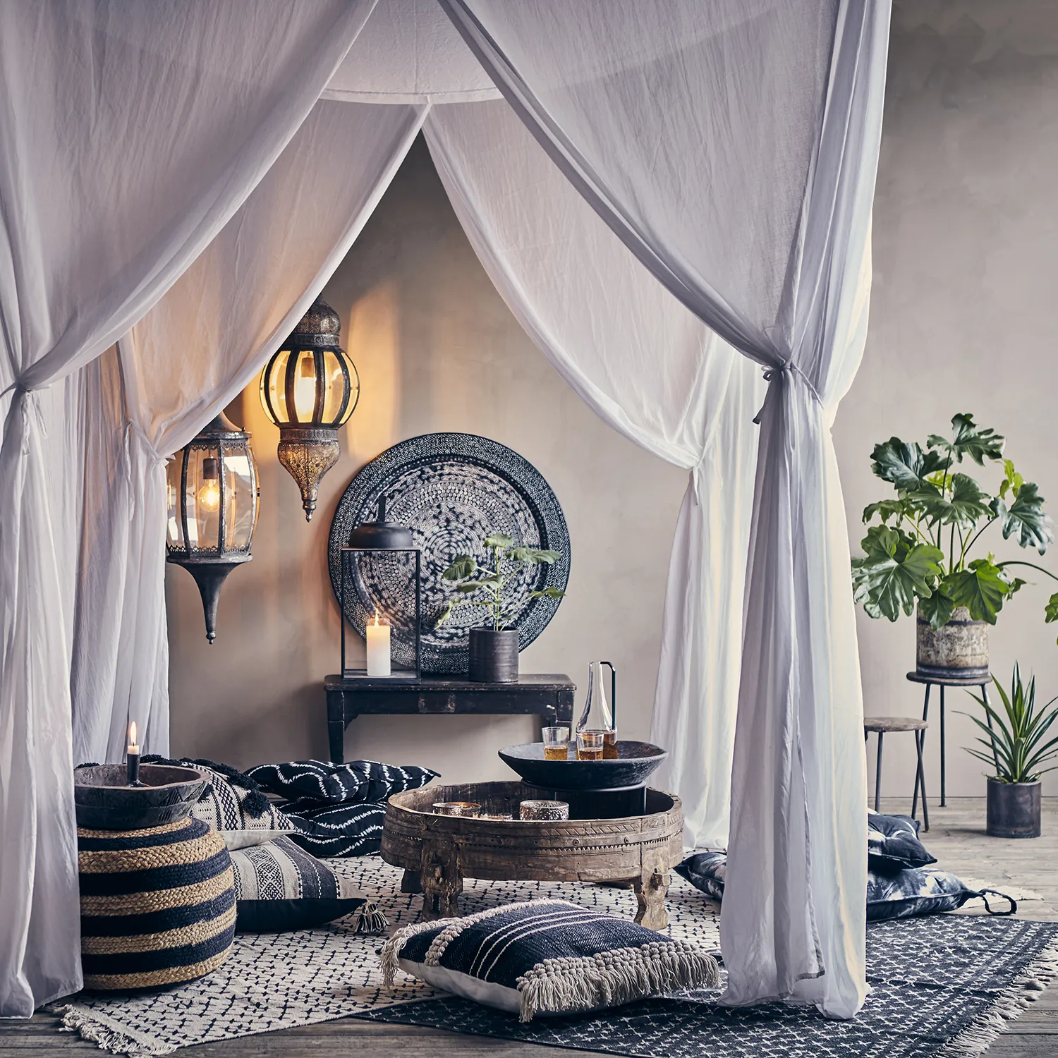 JUNI sittpuff svart/natur