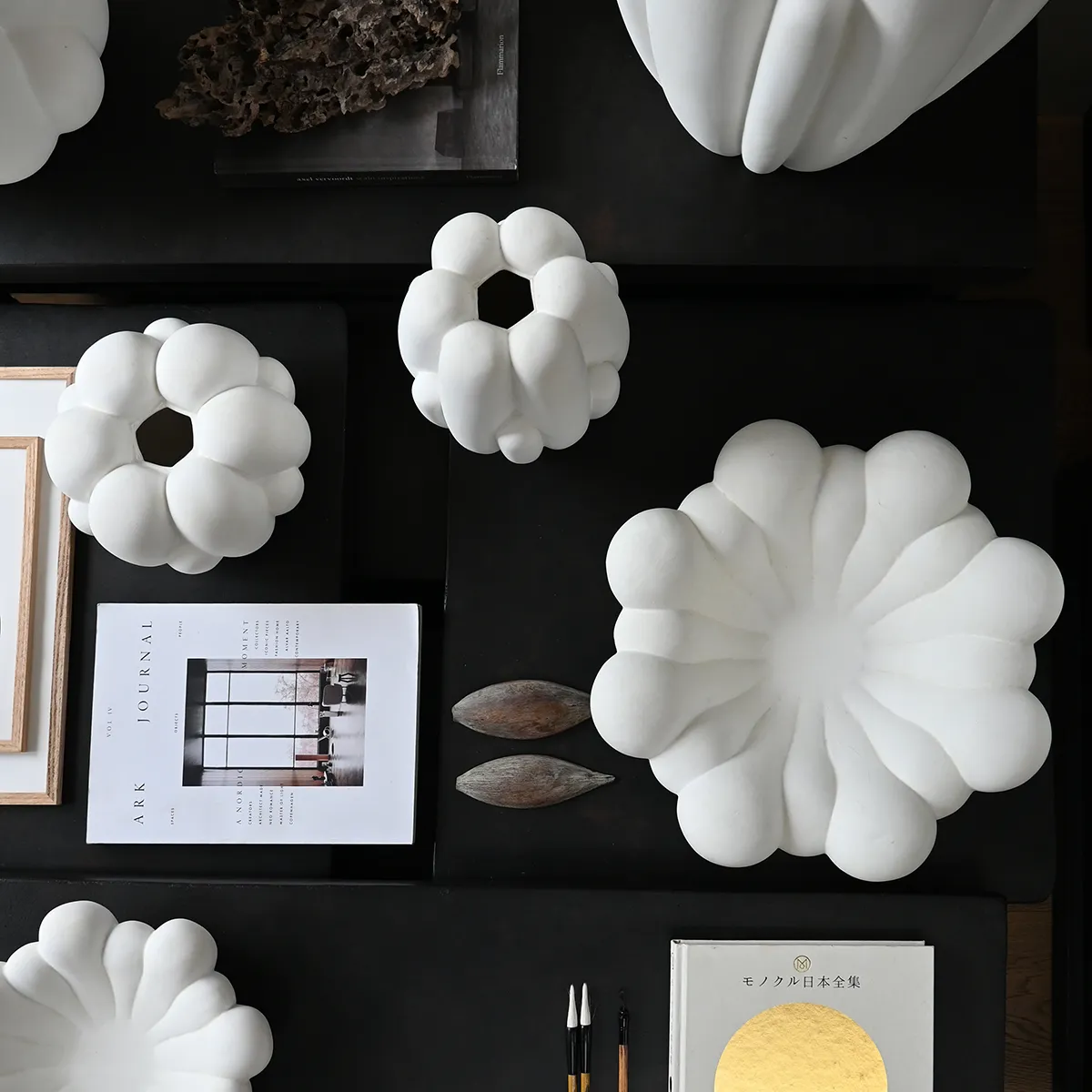 Handgjord Dekorationsskål Bloom Bone White Ø 44 cm