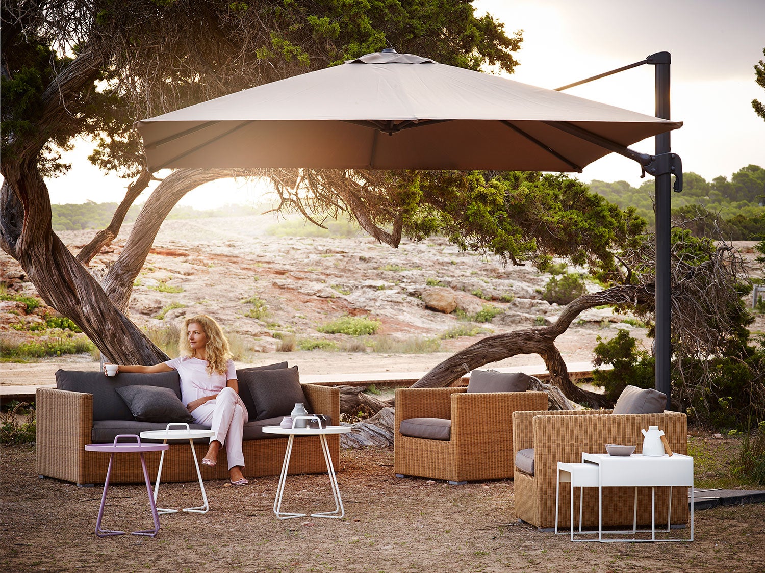 Chester Loungefåtölj Konstrotting Natur 