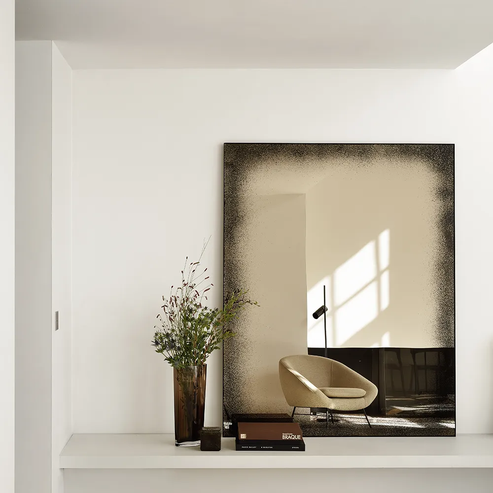 Aged väggspegel 122x153 cm bronze