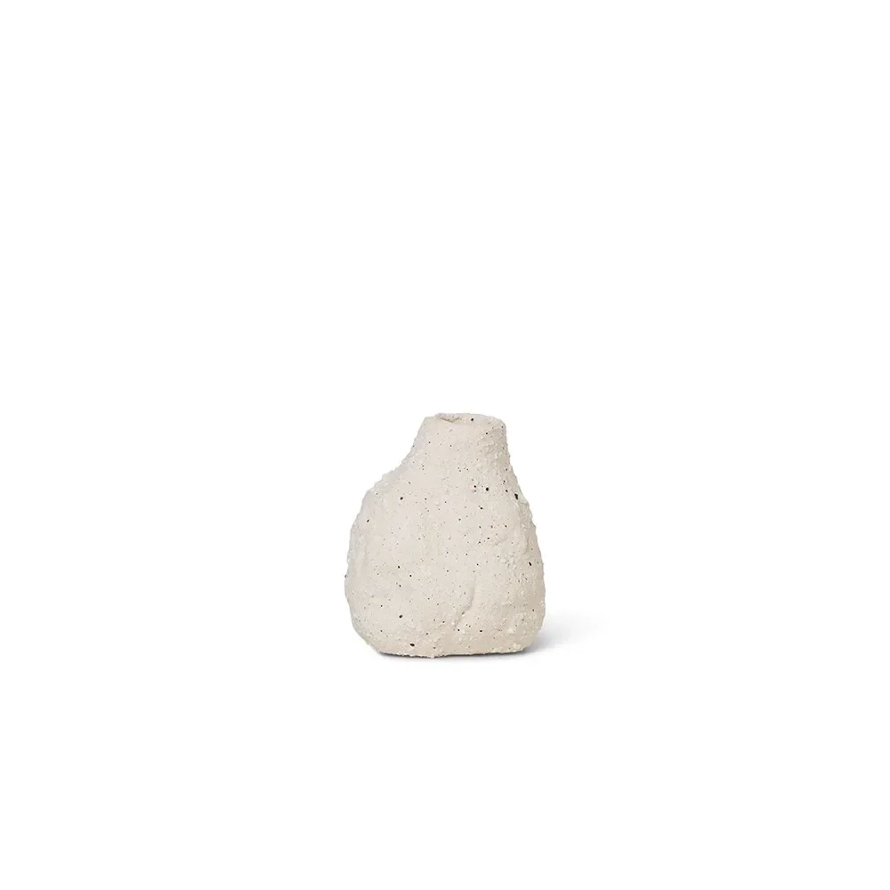 Alternativ bild 0 för Ferm Living - Vulca Mini Vase - Vas - Off-White Stone - W5,5 x H7,5 x D6 cm