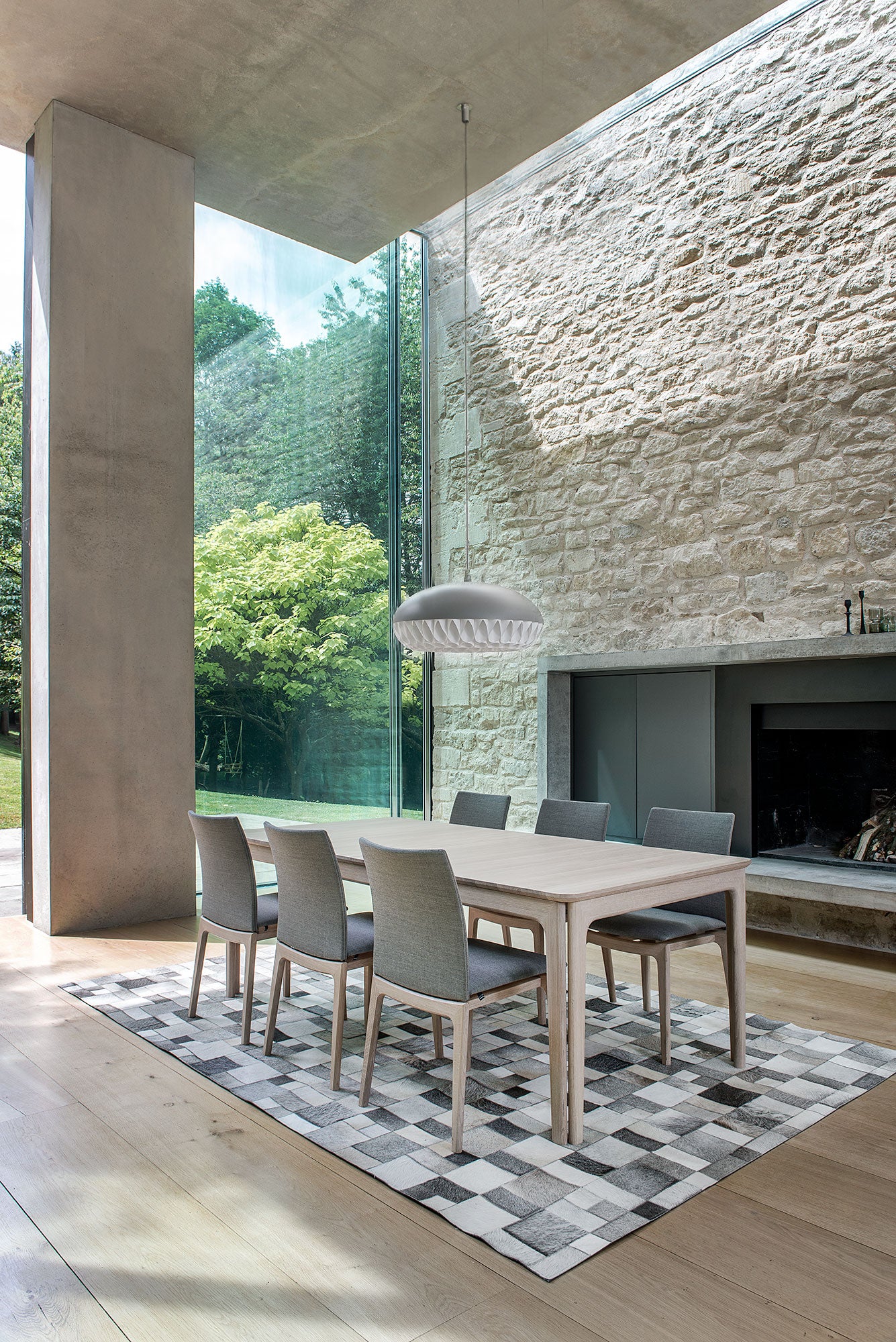 Sm27 Bord Ek Vitolja/Svart Nanolaminat