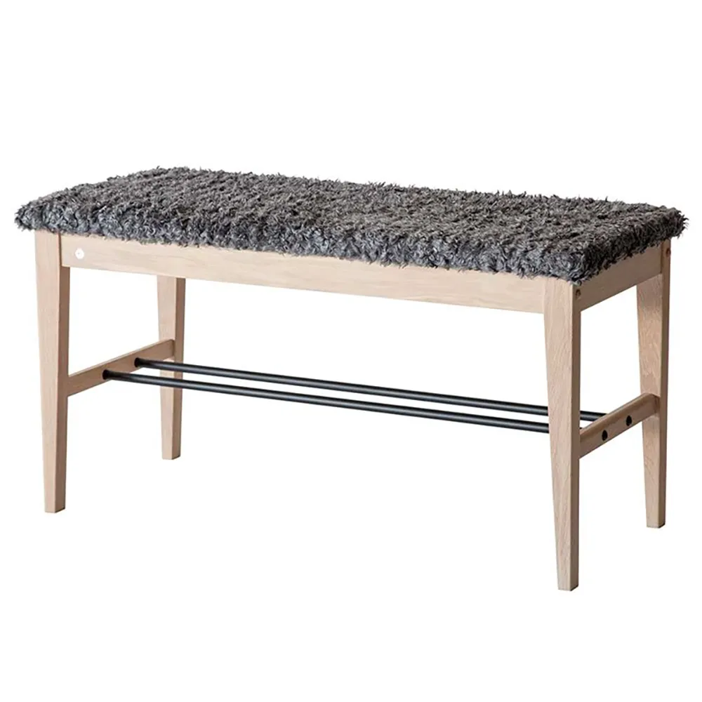 Oscarssons Möbel, Cora Bänk Vitoljad Ek/Fårskinnslook Mörkgrå