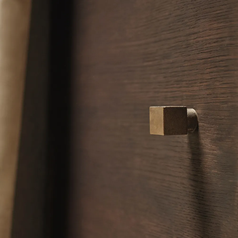 Alternativ bild 1 för Ferm Living - Square Hook  - Krokar - Small - Casted Brass - B: 2.5 x H: 3.7 x D: 2.5 cm