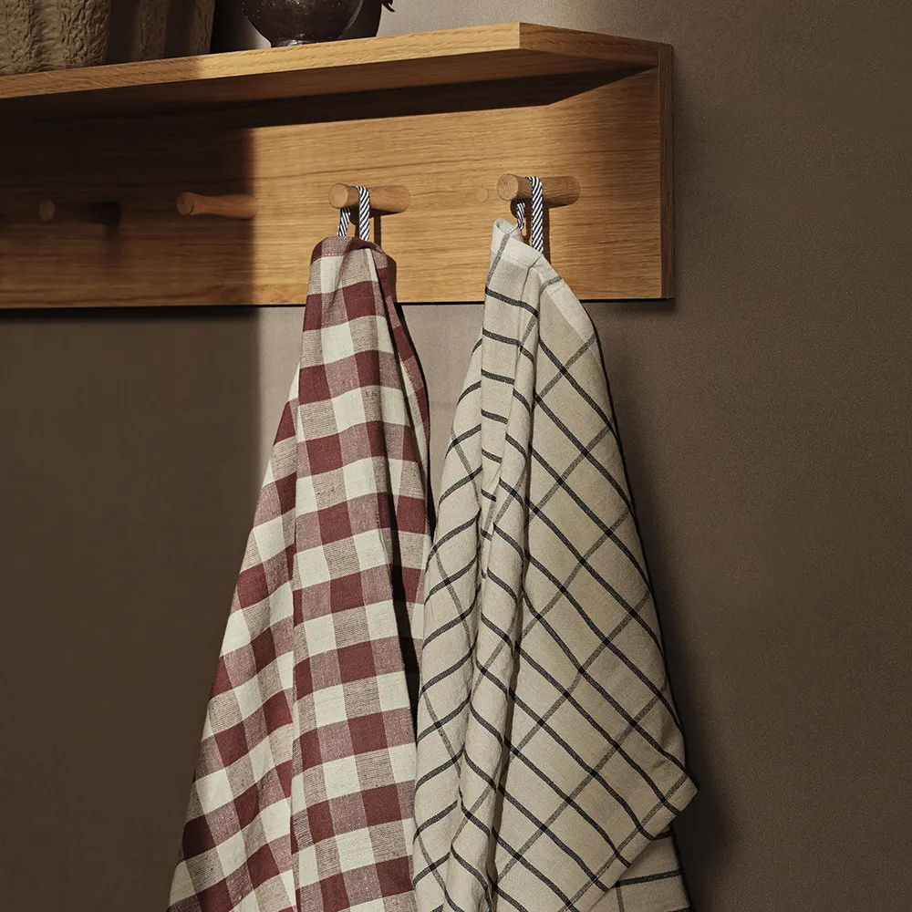Alternativ bild 1 för Ferm Living - Hale Tea Towel - Kökshandduk - Cinnamon/Grey Green - W50 x H70 cm