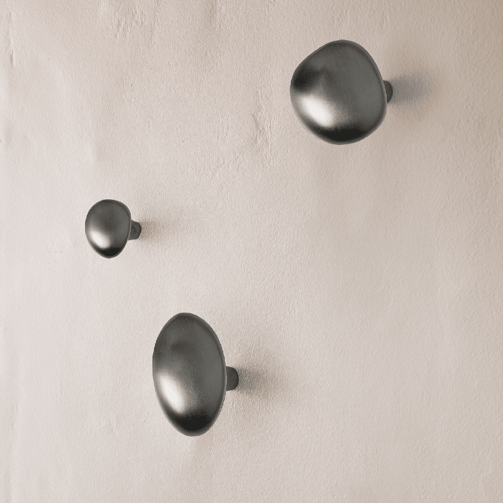 Alternativ bild 1 för Ferm Living - Lemon Hook - Krokar - Black Brass - W5 x H7 x D4 cm
