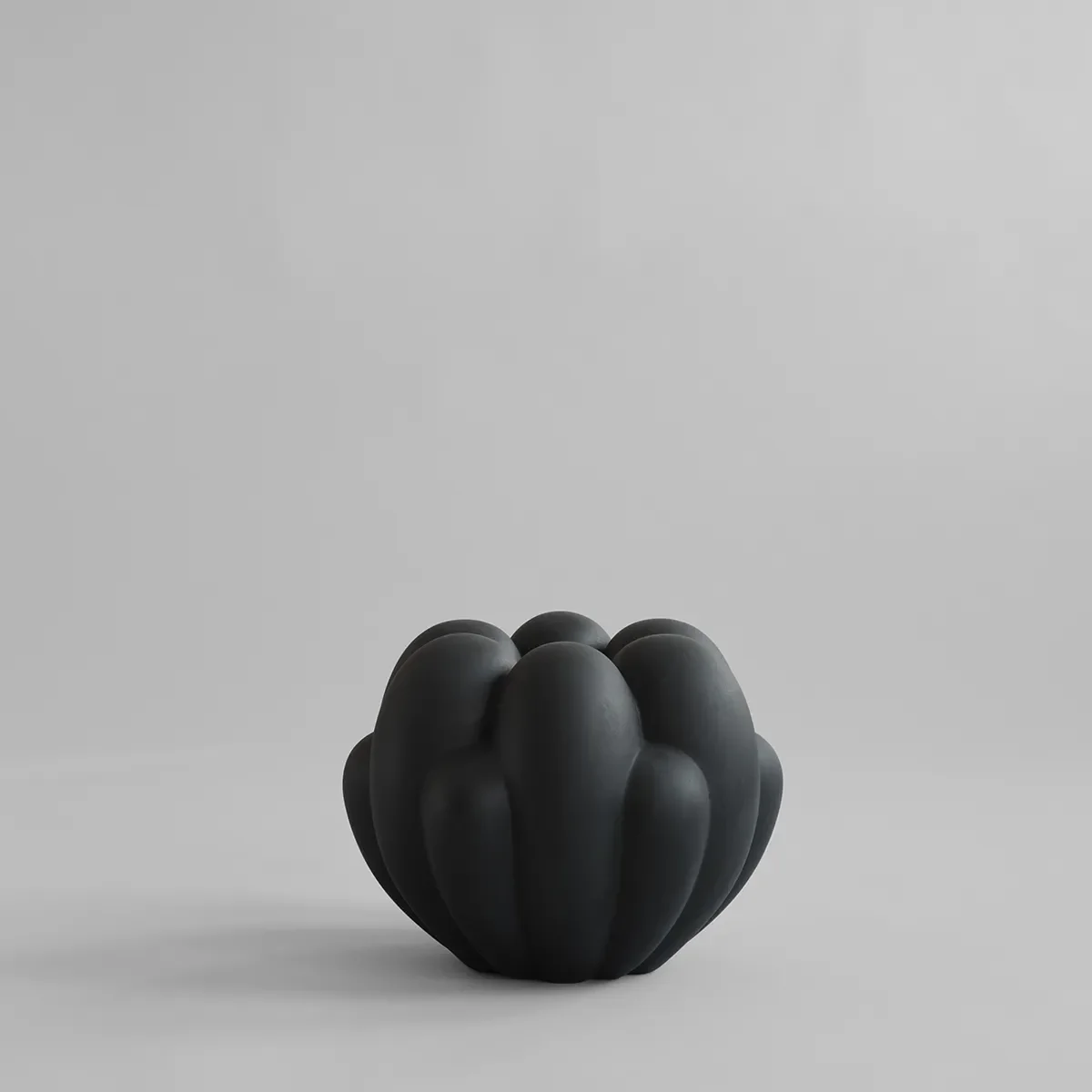 Handgjord vas Bloom Mini Black H27 cm