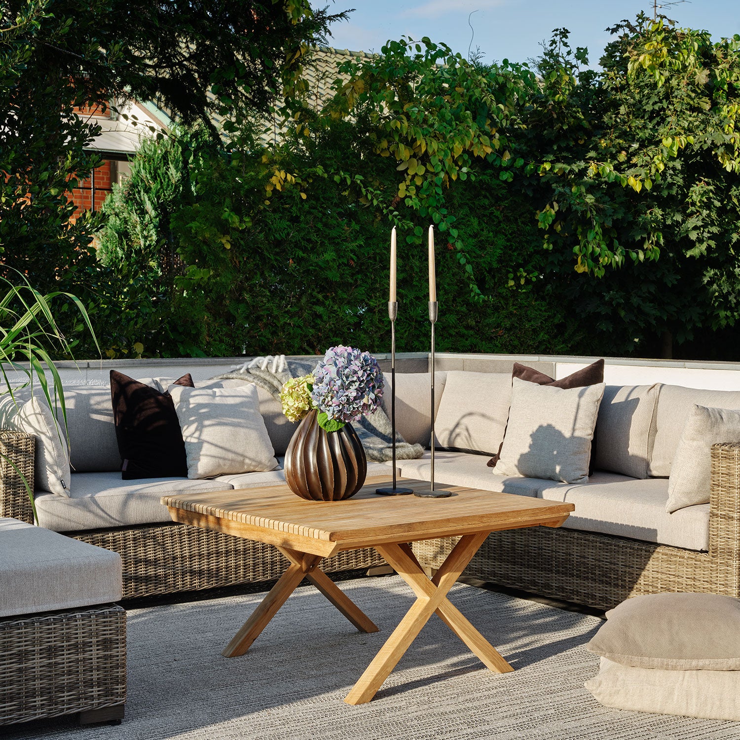 Ninja 3-sits soffa rustik konstrotting inkl vattenavisande dynor 