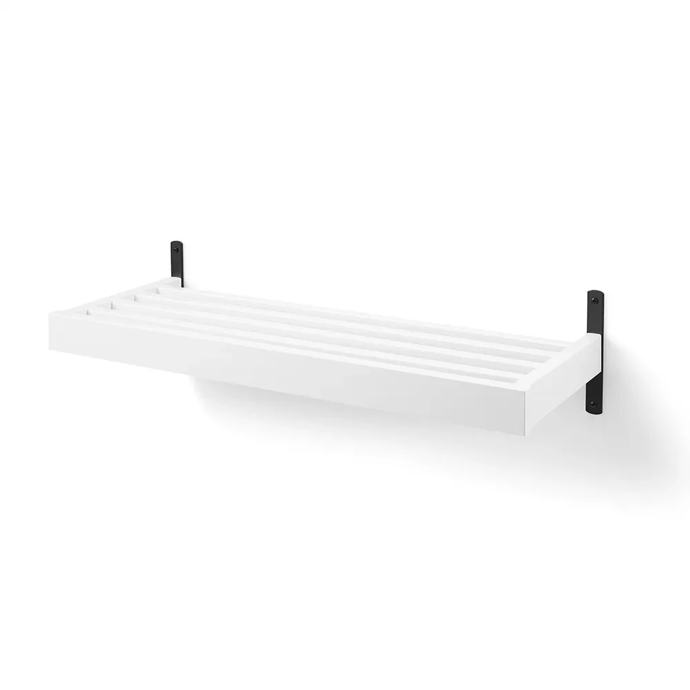 oscarssons möbel, nadja skohylla 80 cm väggmonterad vitlackad björk/mattsvart stål