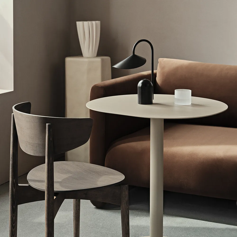 Alternativ bild 1 för Ferm Living - Pond Café Table - Sidobord - Cashmere - Ø64 x H72 cm