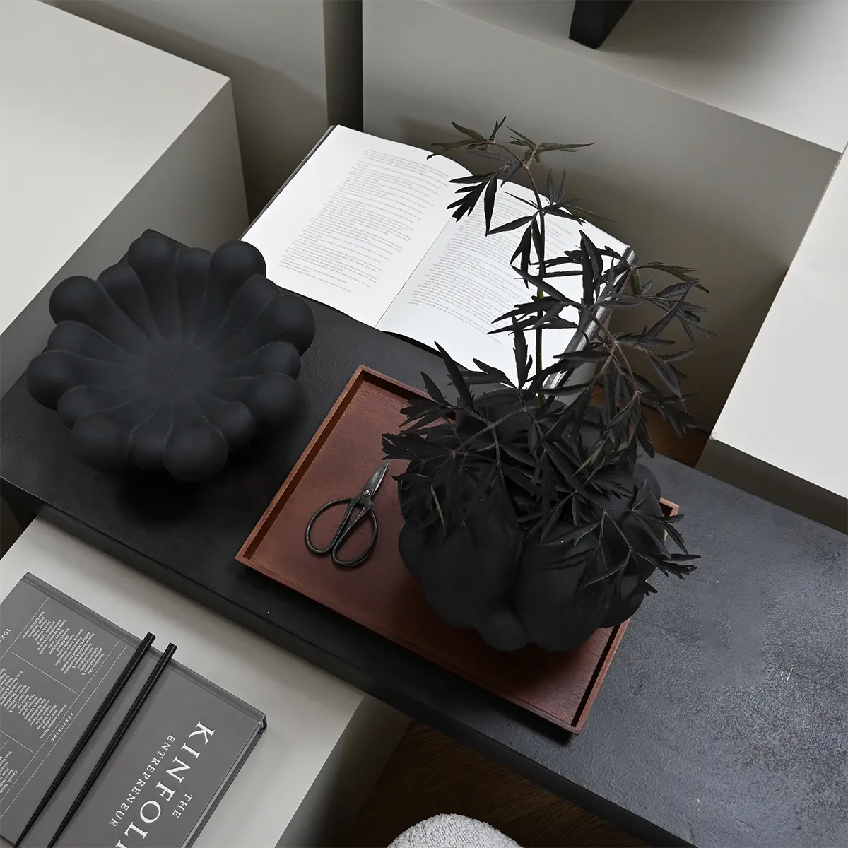 Handgjord Dekorationsskål Bloom Black Ø 28,5 cm