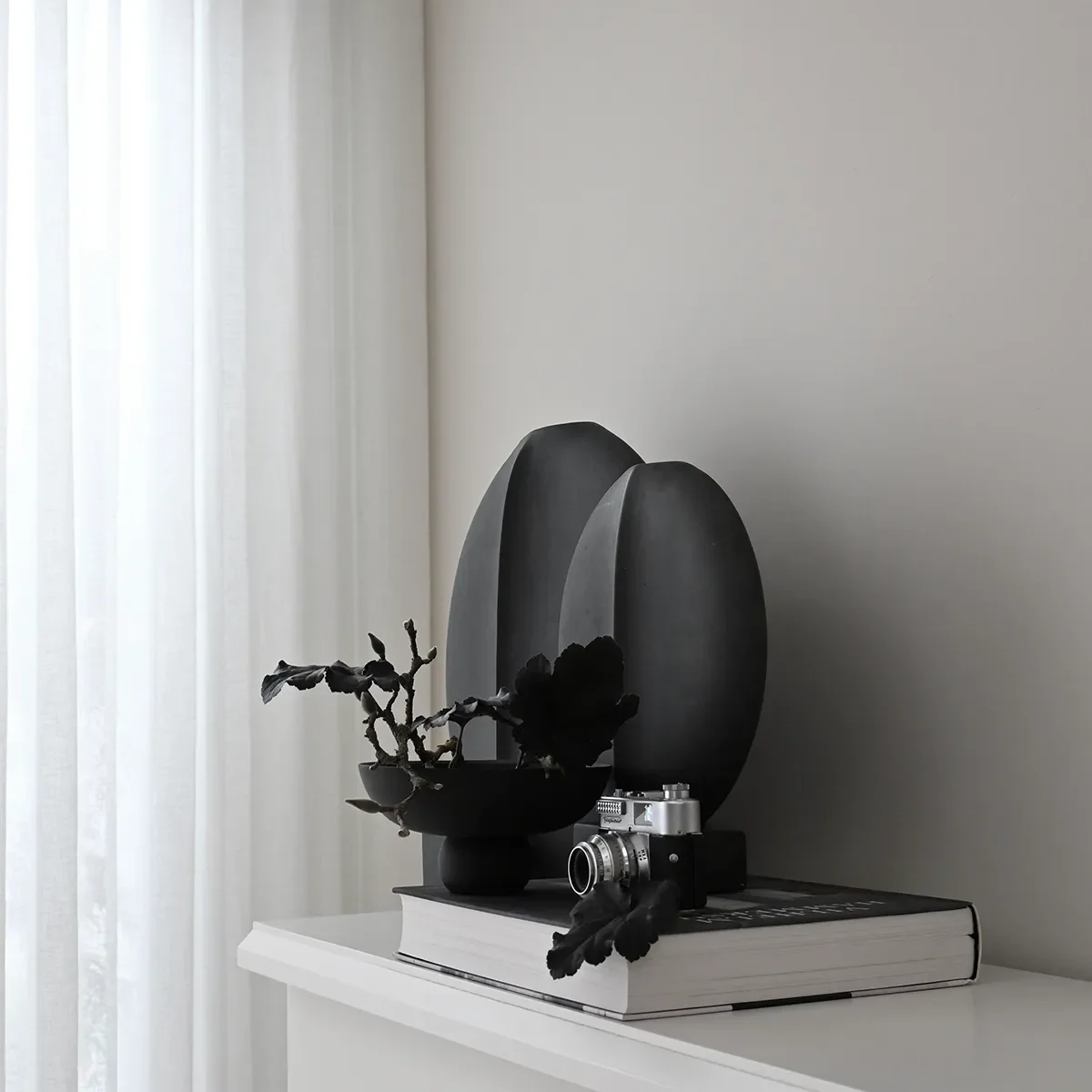 Handmålad dekorationsskål Baburu Mini Black Ø 20 cm