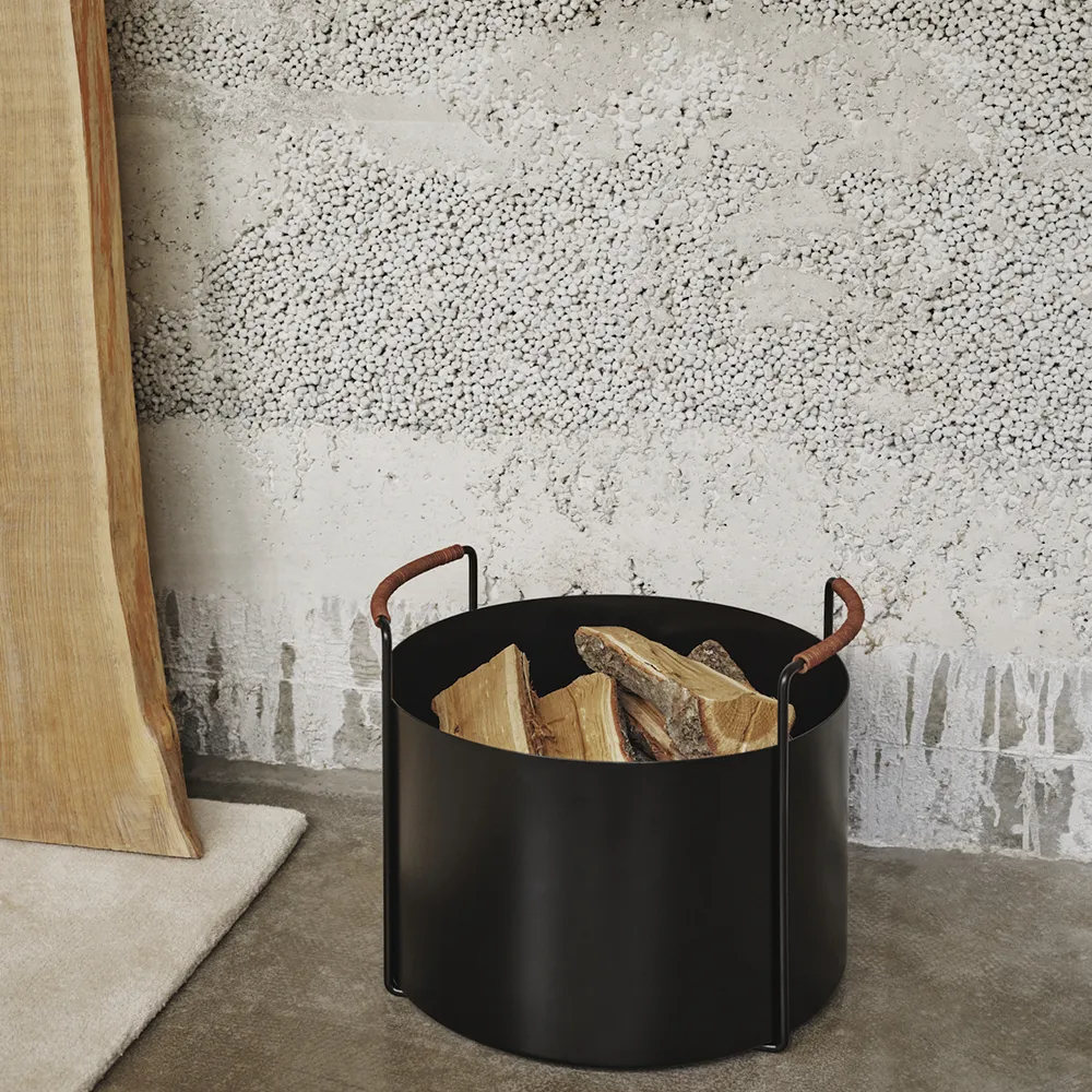 Alternativ bild 1 för ferm LIVING - Port Firewood Bucket Svart