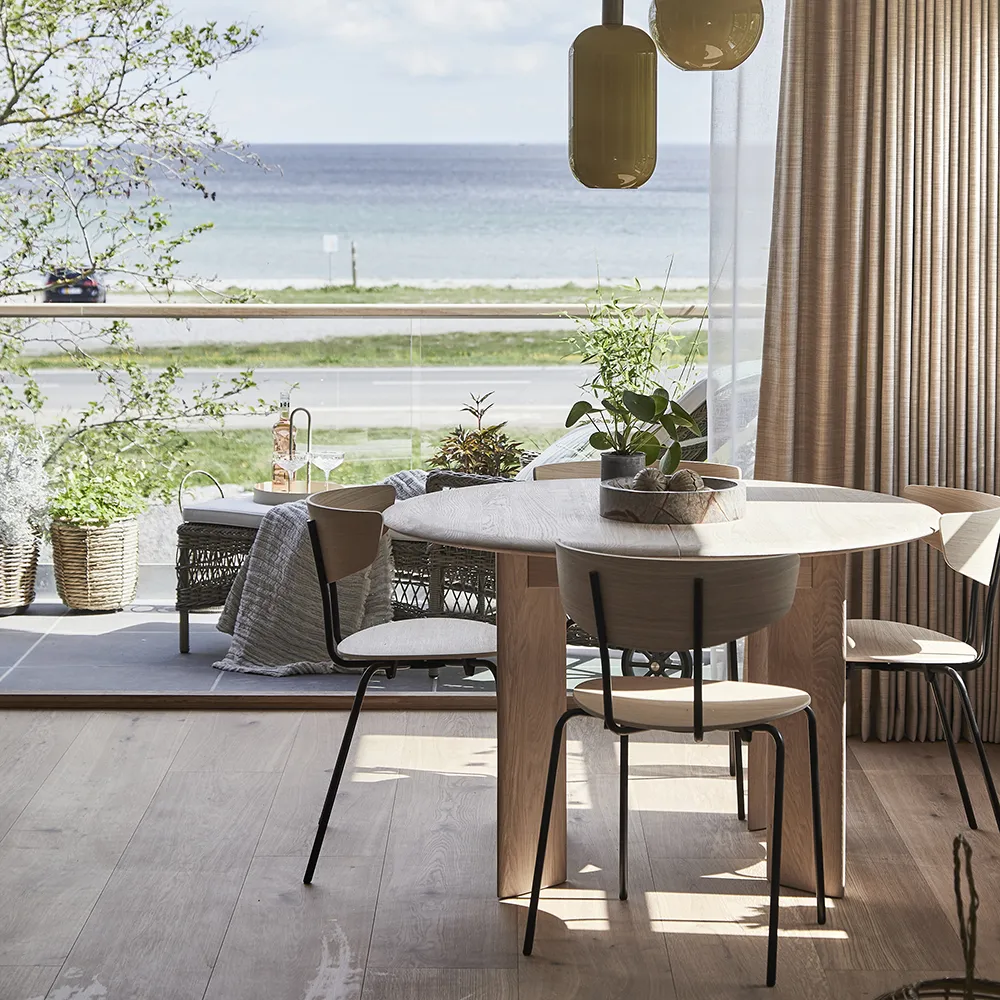 Bevel Matbord Ø117 cm - White Oiled Oak