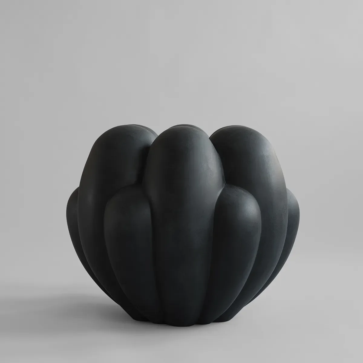 Handgjord vas Bloom Big Black H44 cm