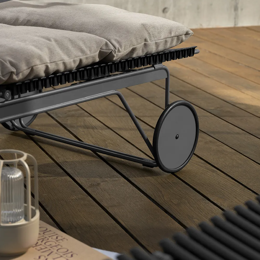 Click Adjustable chaise longue Beige. Frame: Grey