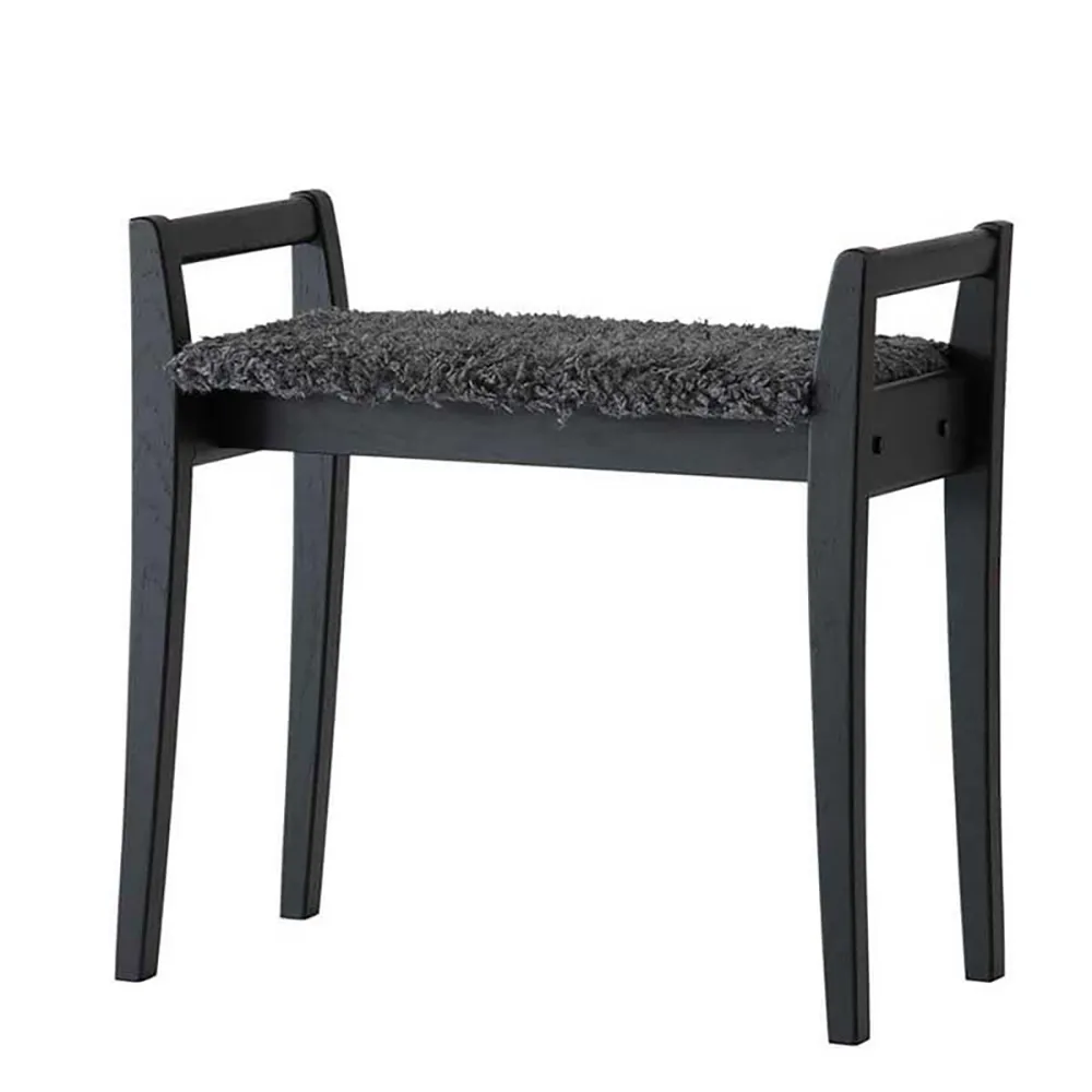 Oscarssons Möbel, Meja Pall Svartbetsad Ek/Fårskinnslook Mörkgrå