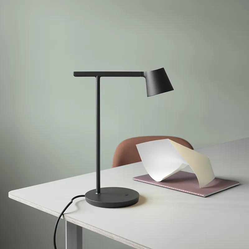 Tip bordslampa - Black