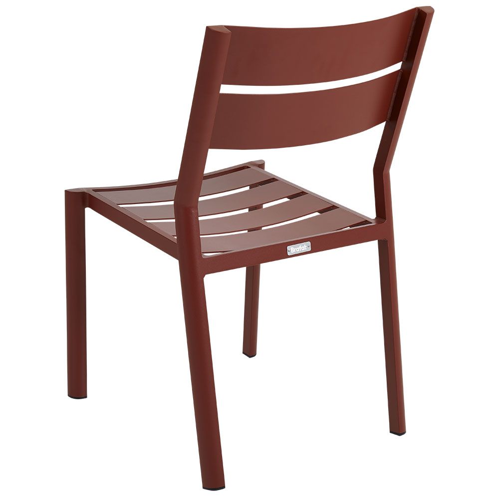 Delia stapelbar matstol i röd aluminium Brafab Hulténs