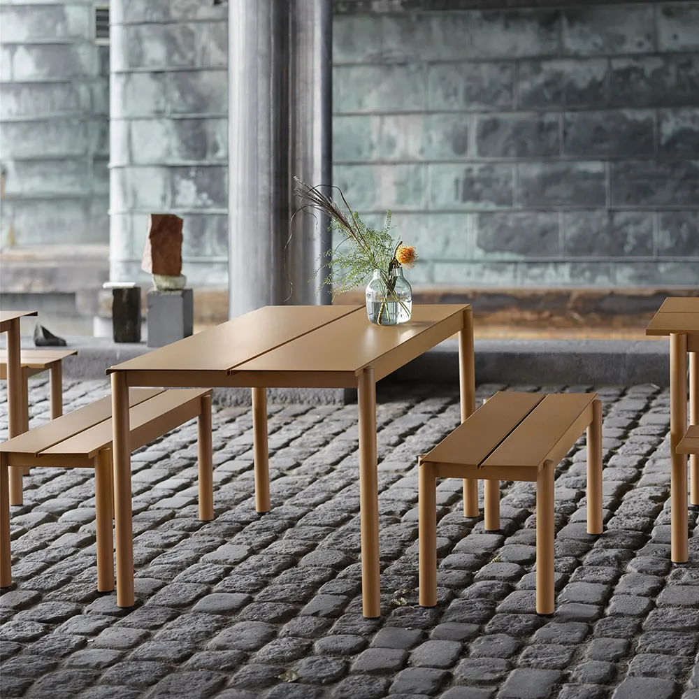 Alternativ bild 1 för Muuto - Linear Steel Bench - Trädgårdsbänk - Off-White - L110 x D39 x H45,5 cm