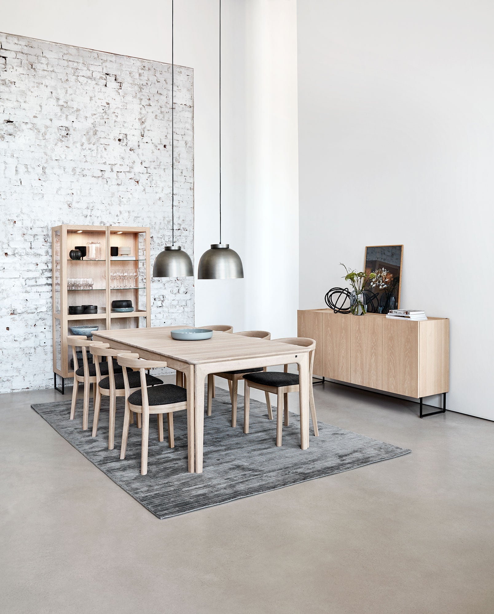 Sm27 Bord Ek Vitolja/Svart Nanolaminat