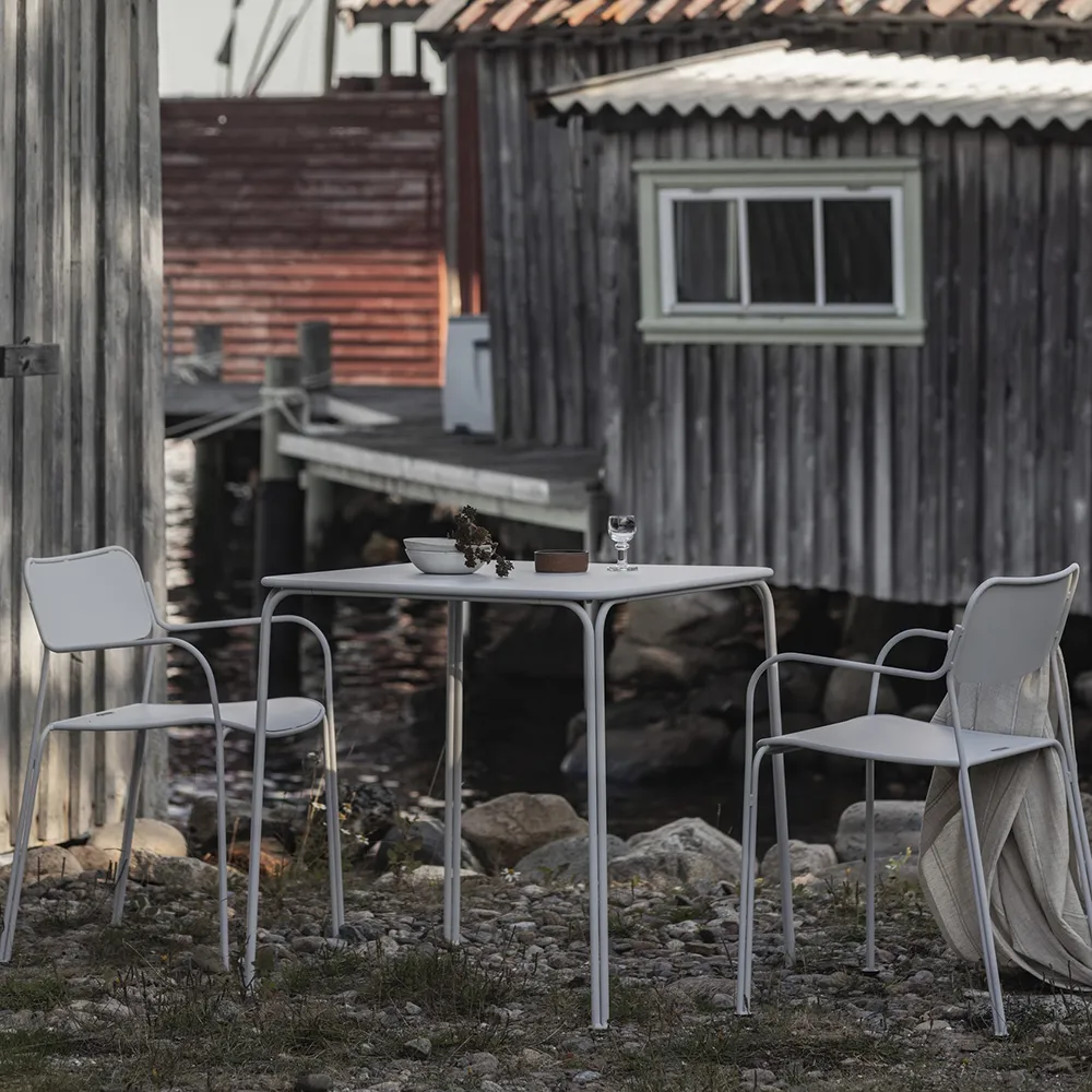 Libelle matbord 70x70 cm Grå