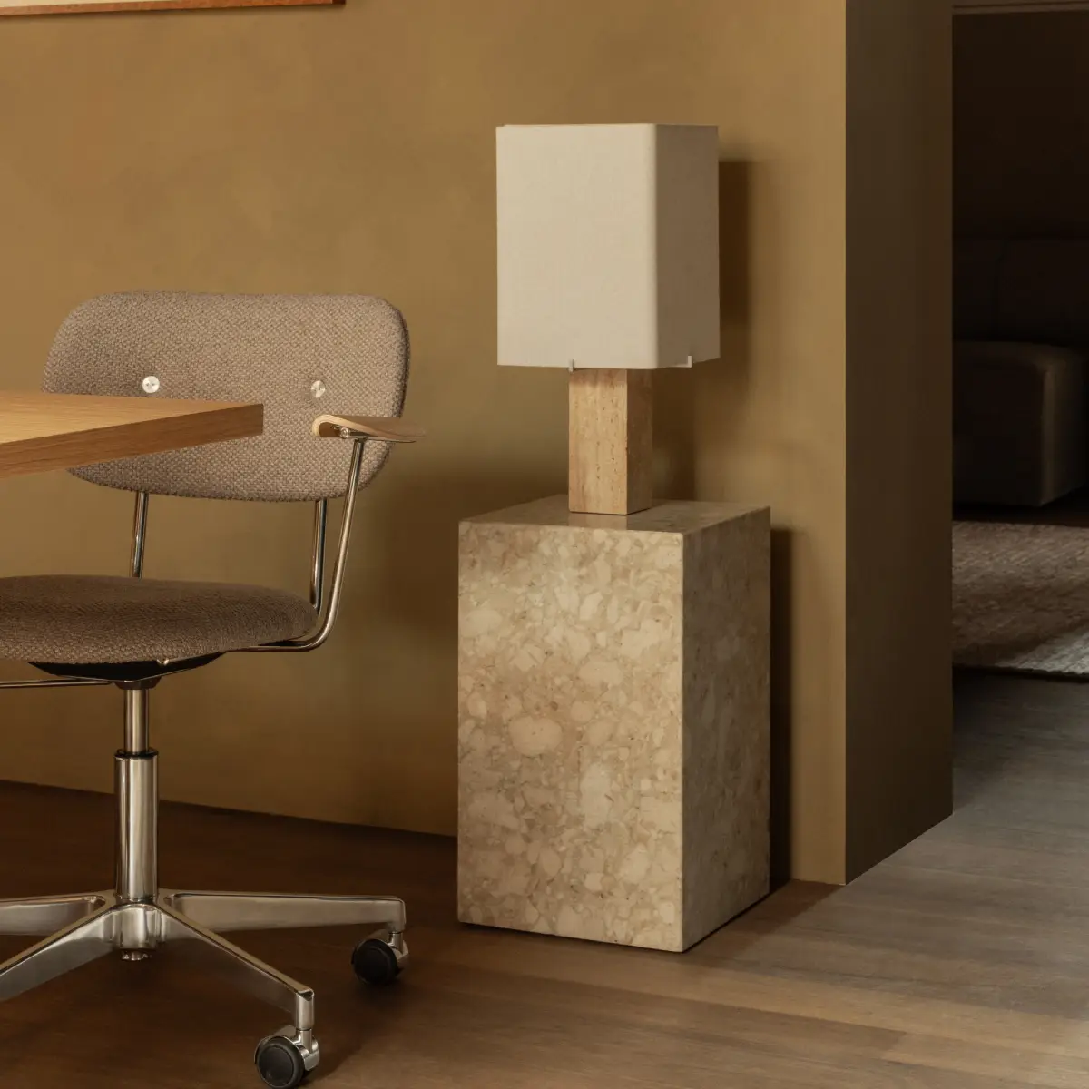 Nonna Bordslampa Travertine Sand/Textile Sand- H49 cm