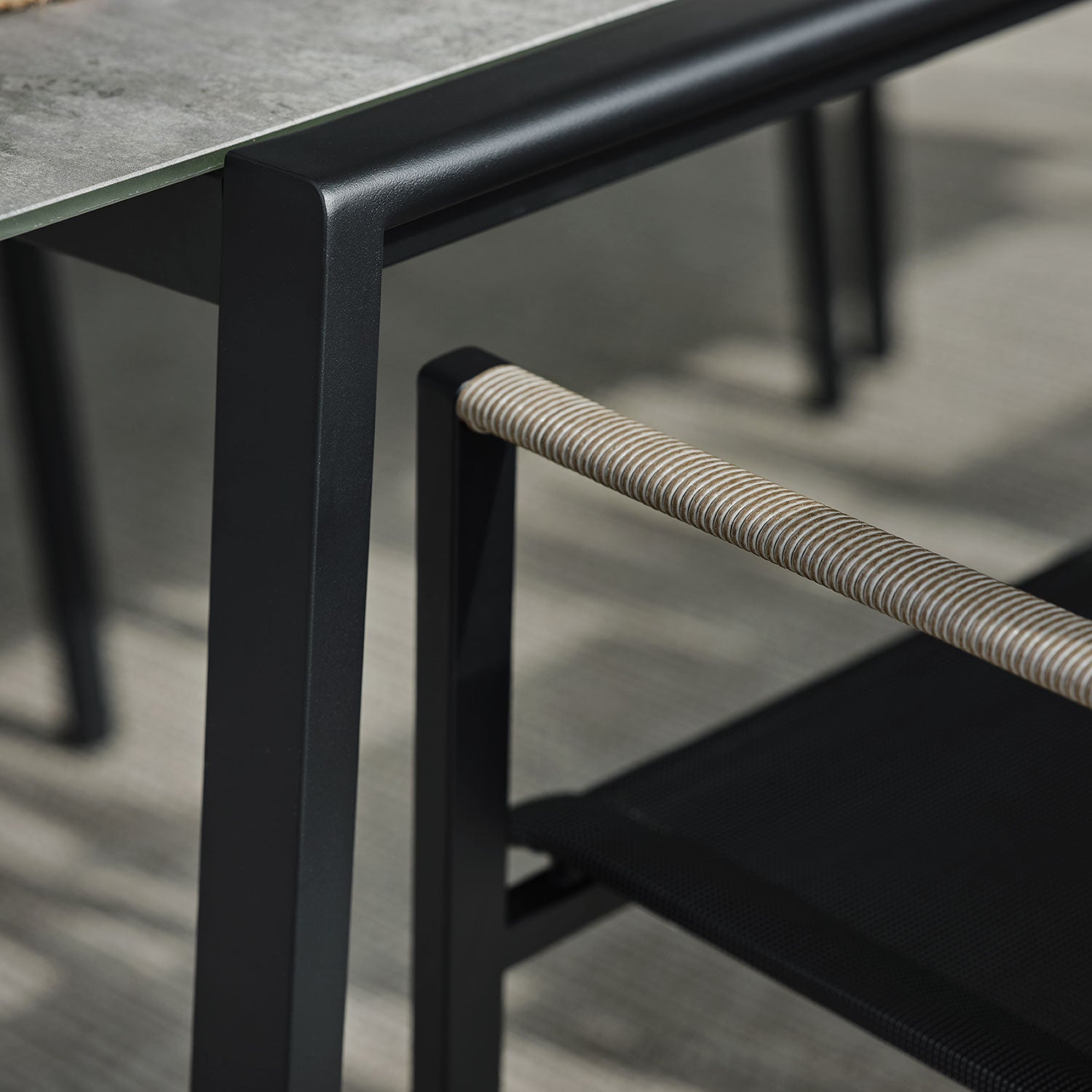 Lyra karmstol svart/grå 