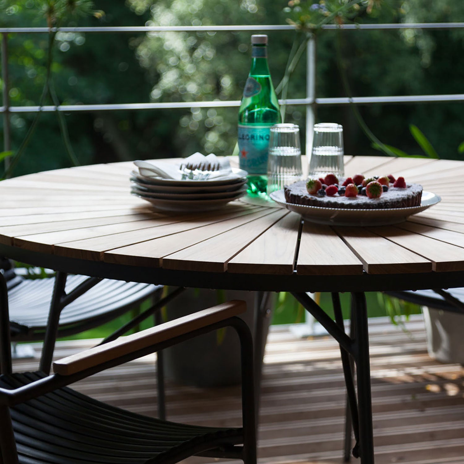 Hard & Ellen trädgårdsbord 130 cm antracit/teak 