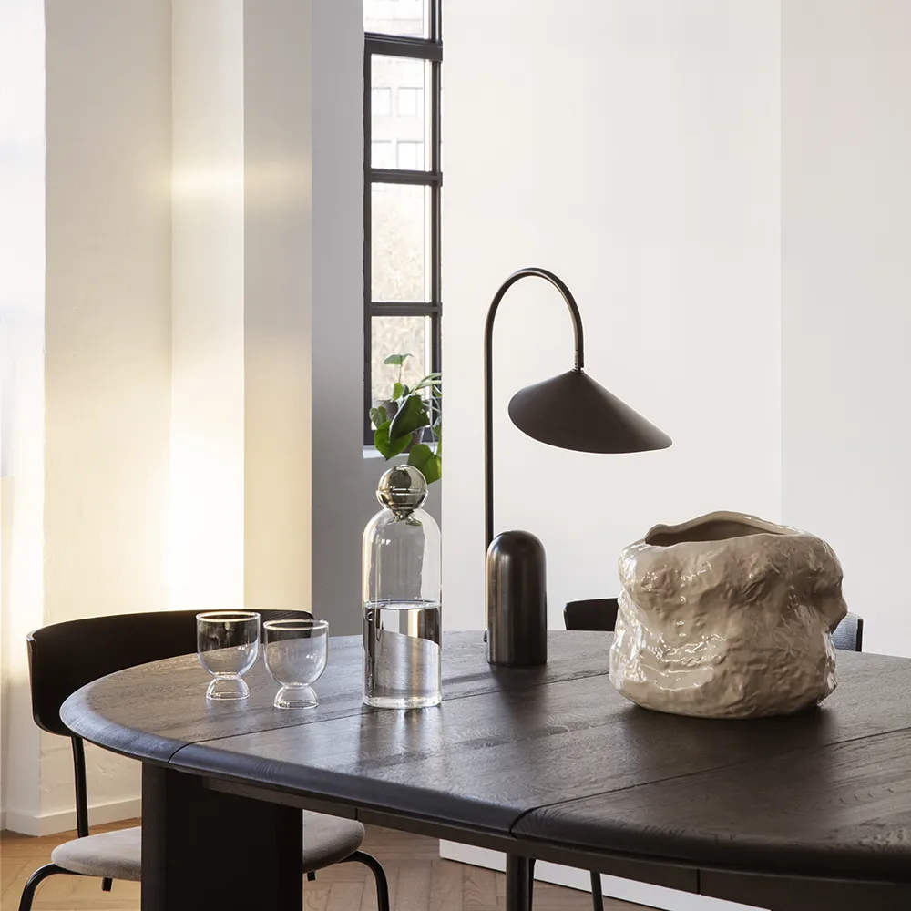 Arum Bordslampa Black