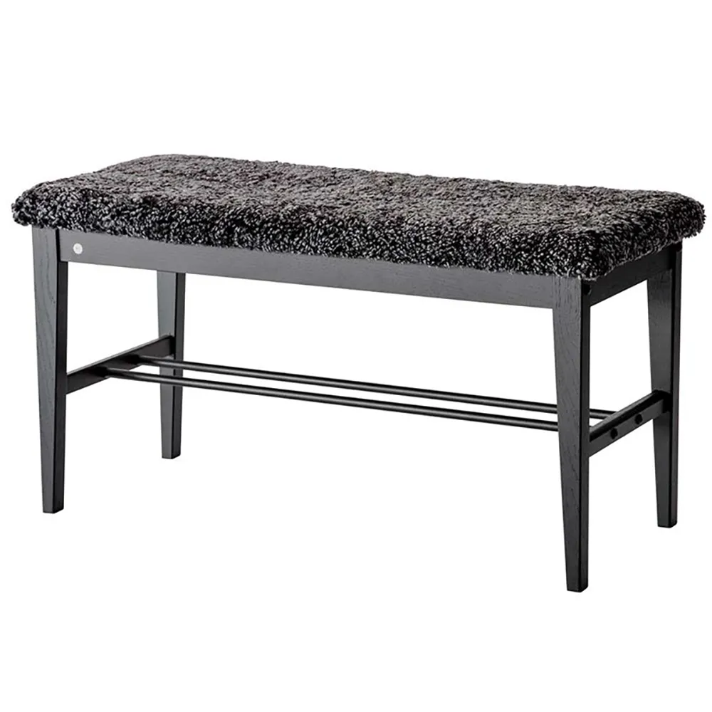 Oscarssons Möbel, Cora Bänk Svartbetsad Ek/Fårskinn Mörkgrå