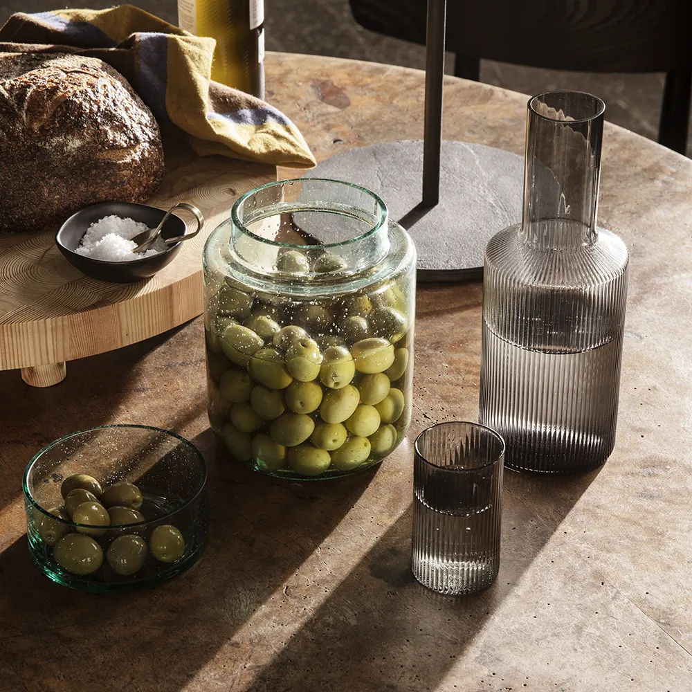 Alternativ bild 1 för ferm LIVING - Ripple Carafe Smoked Grey ferm LIVING