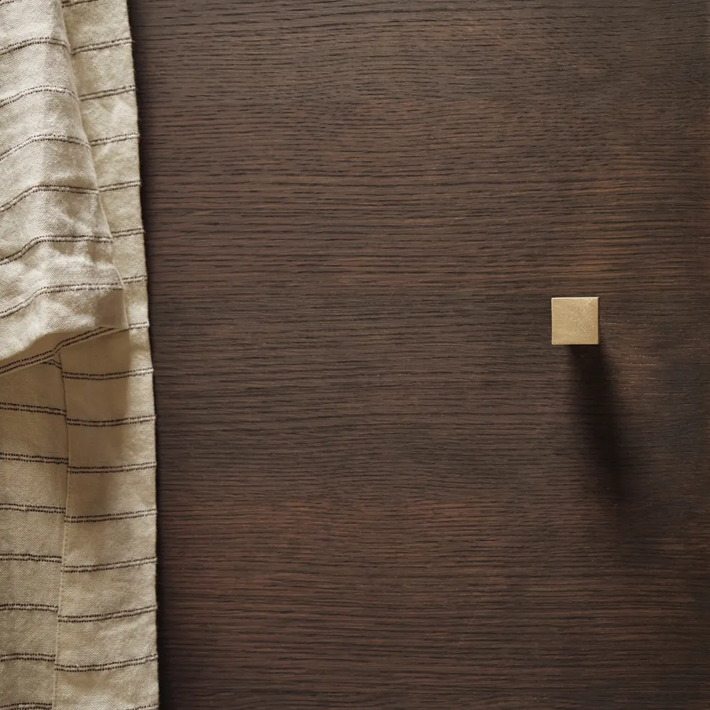 Alternativ bild 1 för Ferm Living - Square Hook  - Krokar - Small - Brass - B: 2.5 x H: 3.7 x D: 2.5 cm